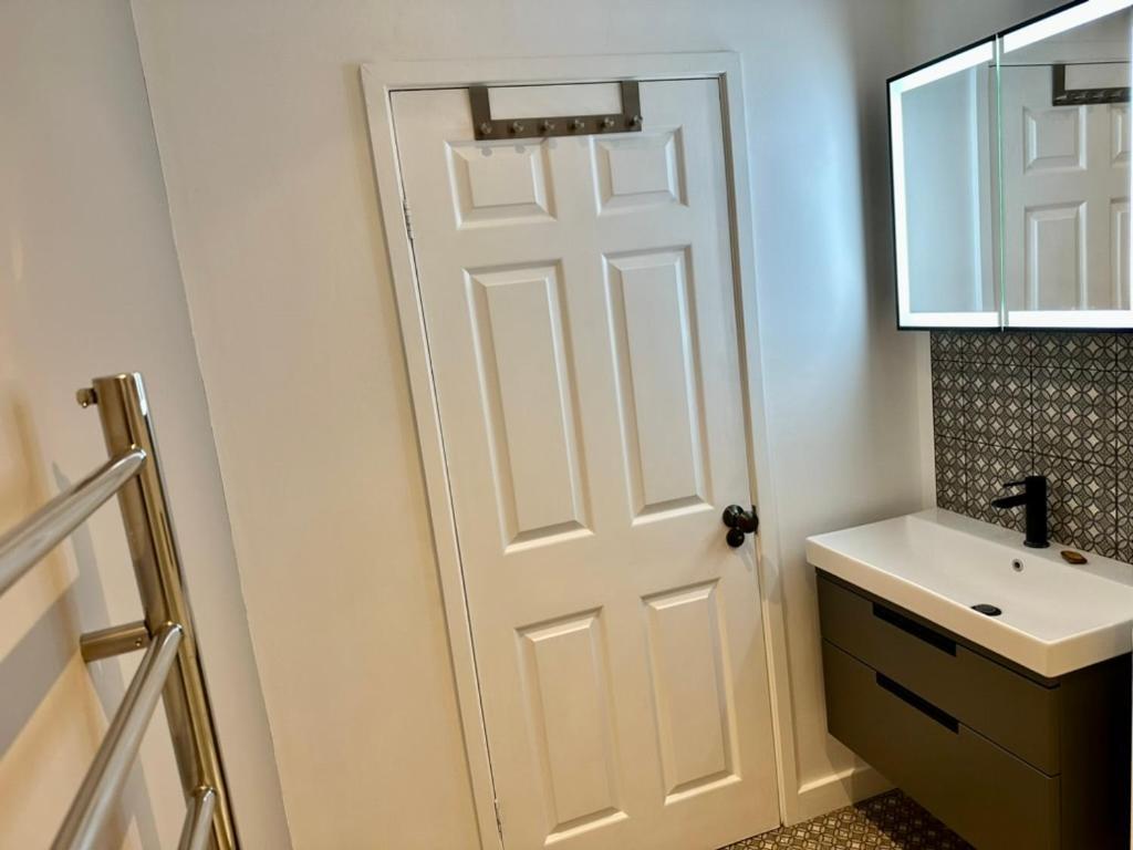 The Retreat, Luxury Studio Apartment In Bath With Parking Extérieur photo